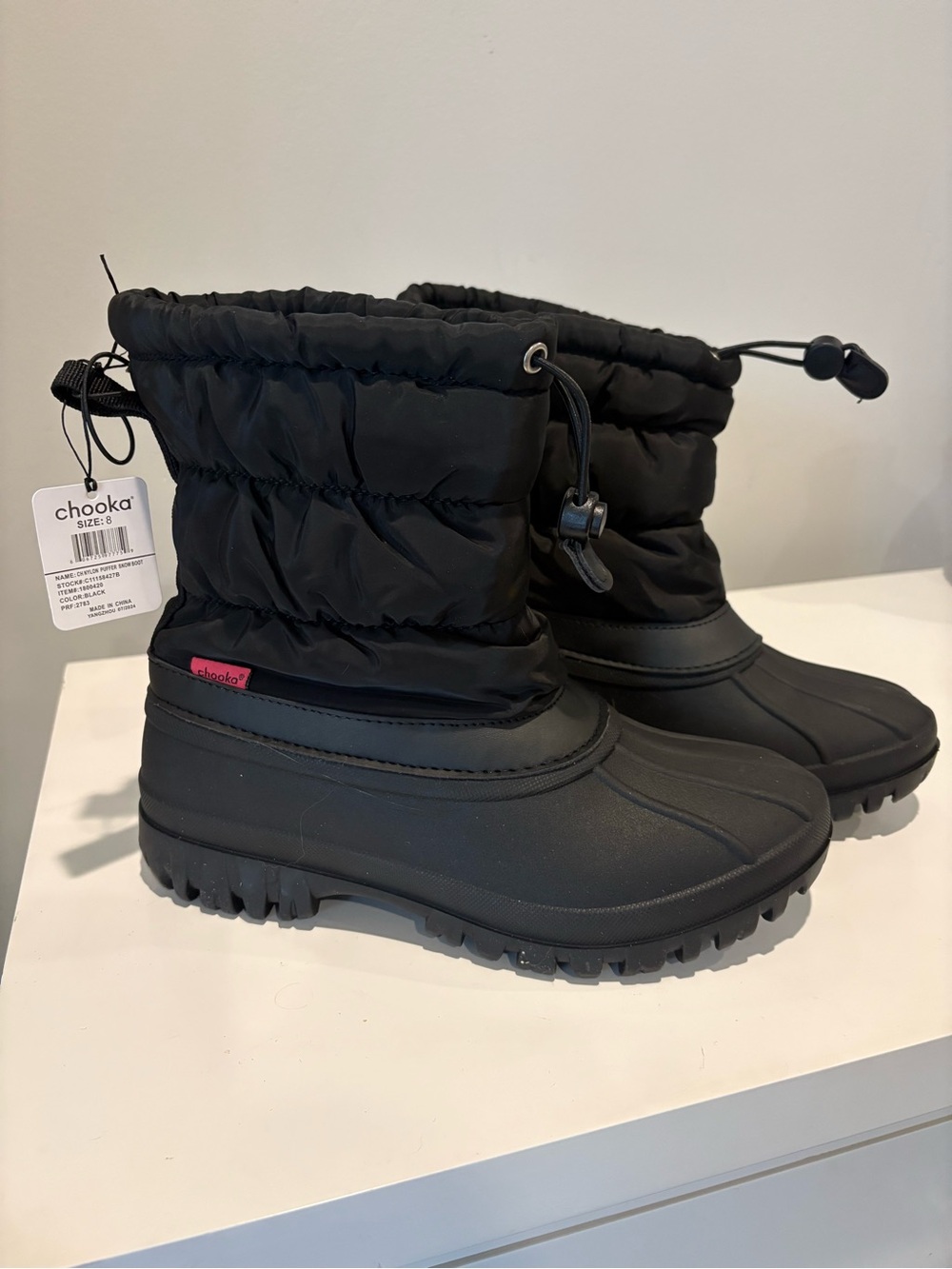 WOMENS Chooka Snow Boots with Drawstring. Size 8 NWT
